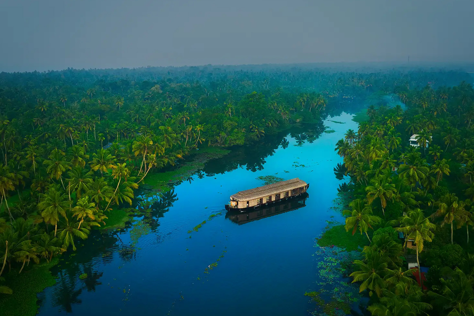 Top 5 luxury houseboats in Alleppey
